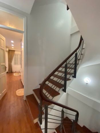 Bán nhà đẹp trung tâm bồ đề  long biên  5 tầng mới đẹp 7105121