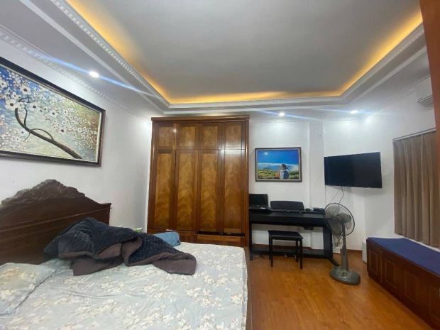 Hoàng hoa thám dt 35m x5 tầng 7,8 tỷ ngõ thông,rộng,gần ô 7105373