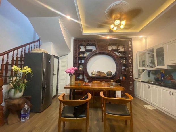 Hoàng hoa thám dt 35m x5 tầng 7,8 tỷ ngõ thông,rộng,gần ô 7105375