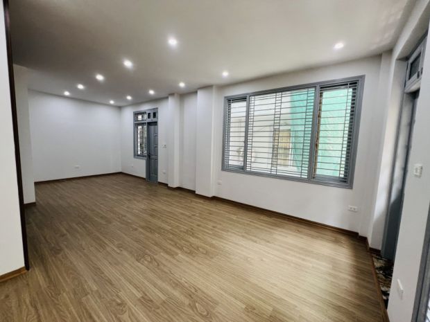 Kim giang, ngõ to, ô tô tránh đỗ, kinh doanh sầm uất ngày 7107459