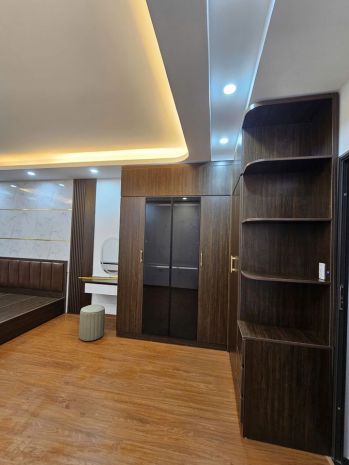 Bán nhà mới full nội thất lô góc phố nguyễn văn linh 42m2 5 7109439