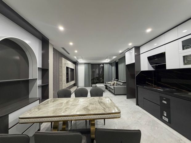 Phố nguyễn văn cừ, lô góc 58m2 8t, vài bước ra mặt phố, ô 7110831