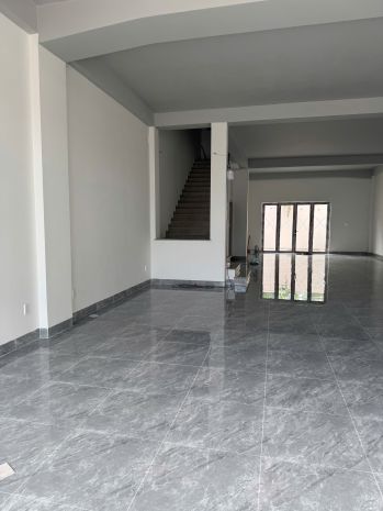 Cho thuê nhà mặt tiền phạm văn đồng, ngay gigamall. dt 7111316