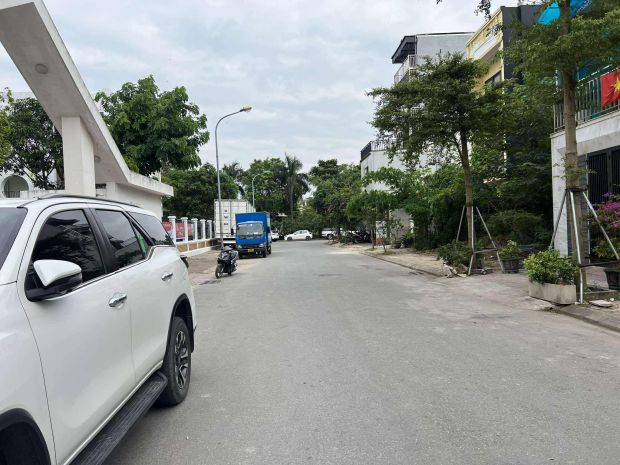 Bán đất liền kề kđt 31ha trâu quỳ, 123 m2, gias chỉ 20 tỷ, 7111325