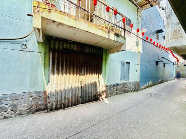 Nhà 2 tầng ngang 8.3m hẻm thông đường cao xuân dục p12q8 . 7111610