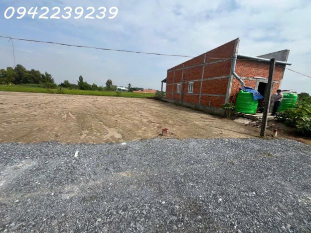 Bán đất 110m2 thổ cư, giá 900tr, đường oto vào tới đất, tây 7115340