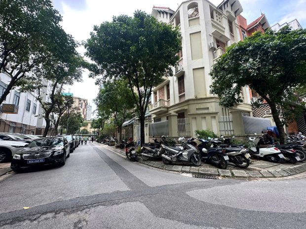 Cho thuê bt dương đình nghệ, cầu giấy 92m2 x 4 tầng, 38 7116452