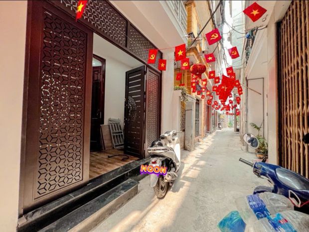 Cần bán nhanhngôi nhà đẹp ô tô đỗ cổng, 50  met * 4 tầng. 7118235