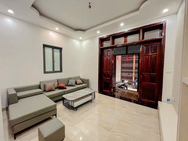 Cần bán nhanhngôi nhà đẹp ô tô đỗ cổng, 50  met * 4 tầng. 7118236