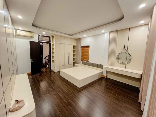 Cần bán nhanhngôi nhà đẹp ô tô đỗ cổng, 50  met * 4 tầng. 7118237