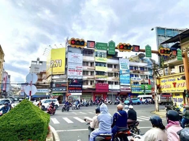 Cho thuê nhà nguyên căn mặt tiền đường 32  phường 5 -tp 7119218