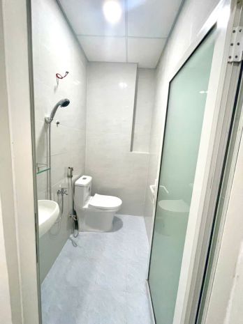 Nhà mới 2 tầng nở hậu hẻm 125 nguyễn thị tần p. chánh hưng. 7119800