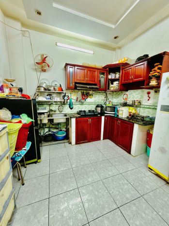 Nhà 4 tầng nở hậu ôtô đậu trong nhà đường lò gốm p5.q6. giá 7122036