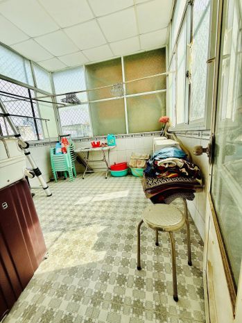 Nhà 4 tầng nở hậu ôtô đậu trong nhà đường lò gốm p5.q6. giá 7122040