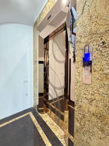 Bán nhà lô góc hồng tiến, gần bệnh viện tâm anh, 7 tầng 7122614