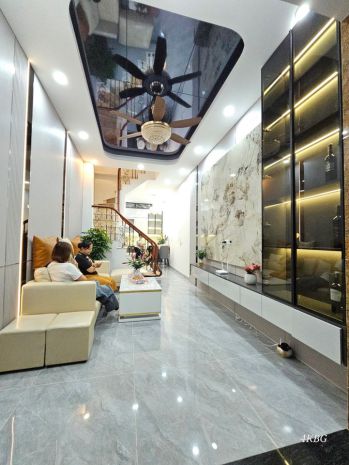 Bán nhà ngọc khánh 33m2. 4 tầng. mặt tiền 3.1m. giá 9.9 tỷ 7122887