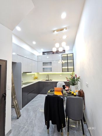 Bán nhà ngọc khánh 33m2. 4 tầng. mặt tiền 3.1m. giá 9.9 tỷ 7122888