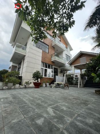 Biệt thự q.12, 600 m2, 4 tầng, view sông giá rẻ, đường lớn 7123046