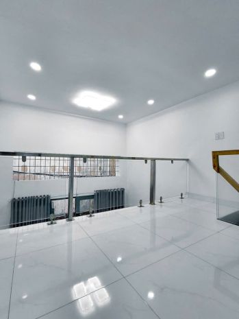 Nhà mới tinh  hẻm ô tô  căn góc 2 mặt thoáng  lạc long 7125844