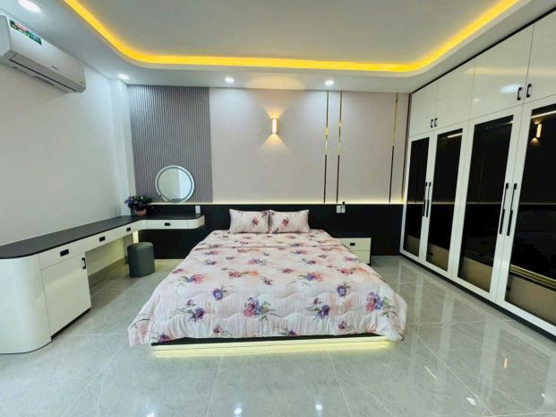 Siêu phẩm tân chánh hiệp 18, trung mỹ tây, q12  cách đh 7126164