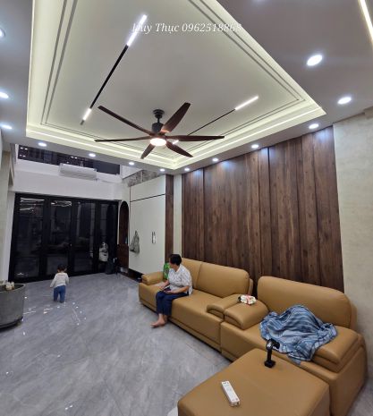 Nhà mới full nội thất ô tô vào nhà lâm hạ 45 m2 x 7 tầng x 7126821