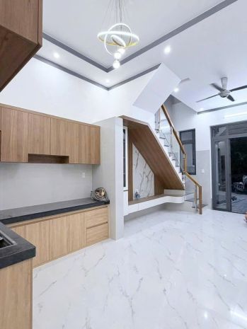 Căn góc nguyễn chí thanh nhà trệt lầu có sân xe hơi giá 2,98 7127577