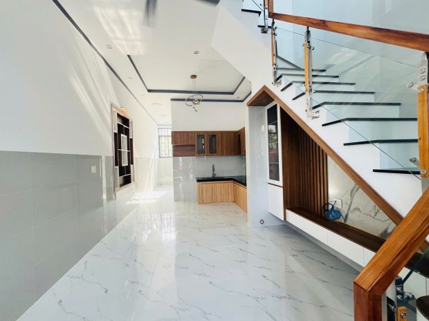 Căn góc nguyễn chí thanh nhà trệt lầu có sân xe hơi giá 2,98 7127581