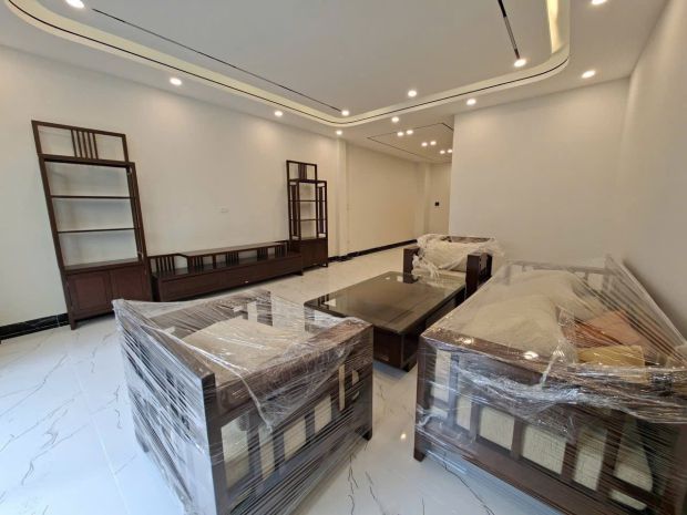 Phố ngọc lâm 81m2, 6 tầng, mt5m dân xây, gara 7 chỗ, thang 7130030