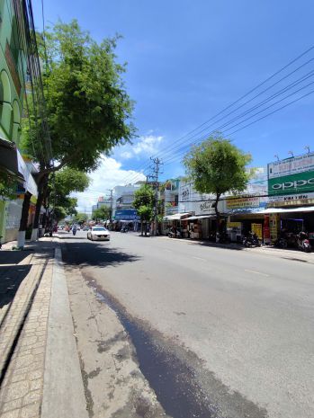 Hạ giá chỉ 10,5 tỷ  nhà 2 tầng 2 mặt đường phước long, gần 7130383