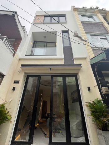 Nhà phố hiện đại  1 trệt 2 lầu  trung tâm thủ dầu một 7130782