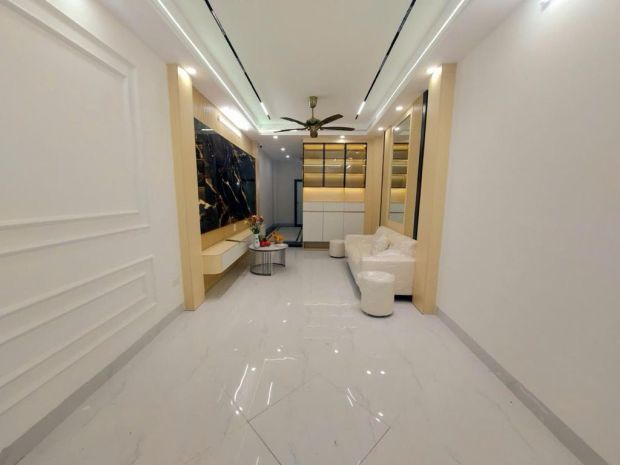 Nhỉnh 12 tỷ sở hữu nhà mới thang máy giáp bát, 42m2 x 5 tầng 7131413