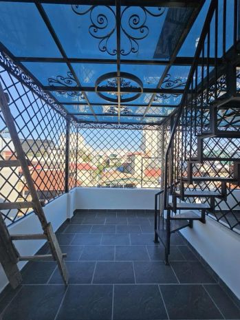 Nhỉnh 12 tỷ sở hữu nhà mới thang máy giáp bát, 42m2 x 5 tầng 7131417