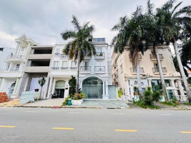 Bán biệt thự khu nam thông 3 - quận 7 đang có hợp đồng thuê 7131452