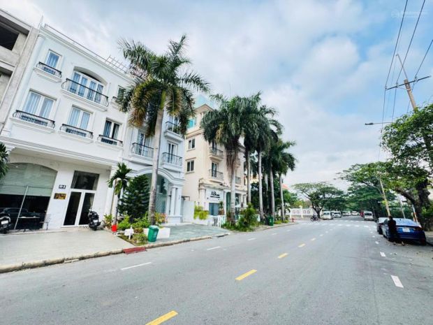 Bán biệt thự khu nam thông 3 - quận 7 đang có hợp đồng thuê 7131454