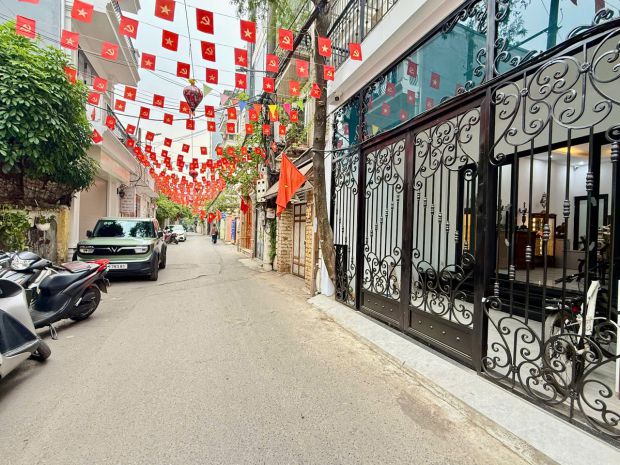 Siêu hiếm ! bán nhà liễu giai 34 m 5 tầng thang máy mặt 7132144