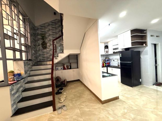 Nhà đẹp 135m2, đường 1a hoàng hữu nam, q9 kết nối nhiều 7132623