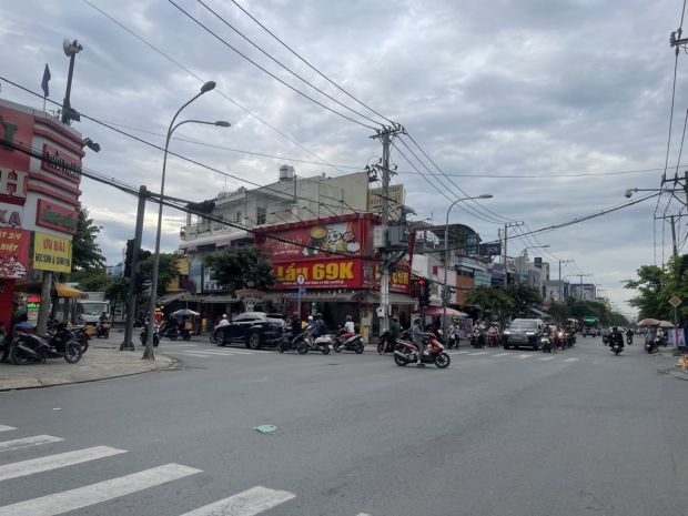 Bán nhà mặt tiền phan văn hớn quận 12 - 300m² 10x30m - vị 7135524