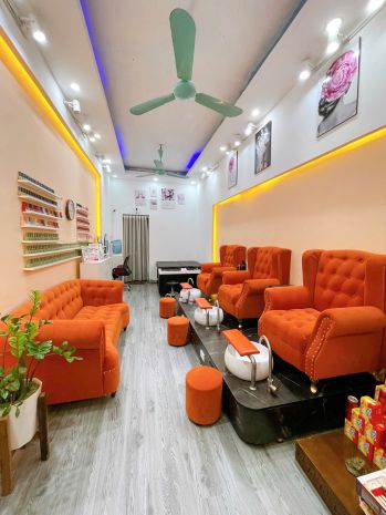 Sang nhượng tiệm nails  gội đầu  phố tô hiệu đoạn đẹp 7143426