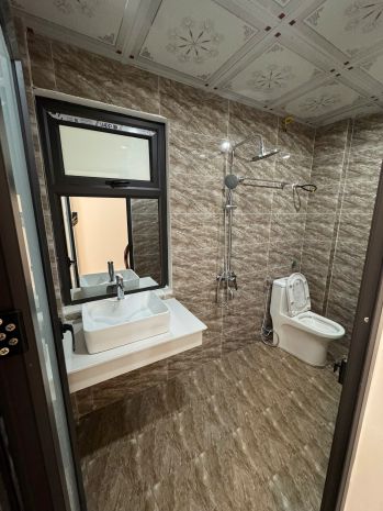 Cho thuê nhà ngõ rộng 373 ngọc hồi, 35m² x 5 tầng, 3 phòng 7143880