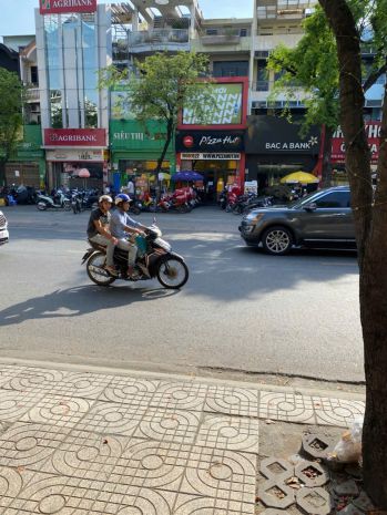 Sang shop đầm bầu thời trang  mặt tiền đường cách mạng 7146042