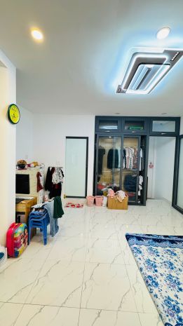 Ban  nhà 1  vị trí đẹp hẻm ô tô kế mặt tiền trần văn quang 7147483