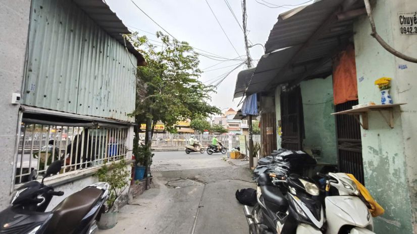 Nhà mới đón tết tktq ngay nhà thờ bình thuận hẻm 4m sát mặt 7147683