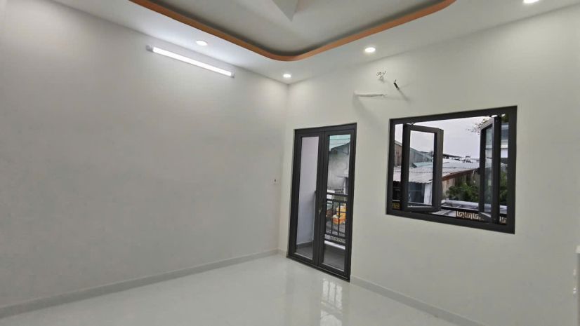 Nhà mới đón tết tktq ngay nhà thờ bình thuận hẻm 4m sát mặt 7147686