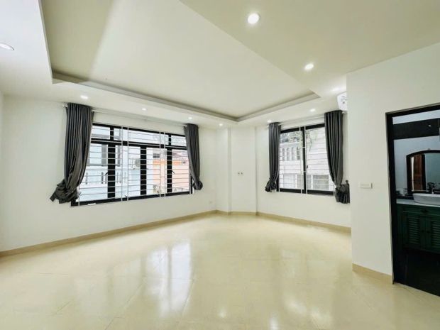 Hoàng hoa thám 52m x5 tầng 12 tỷ lô góc,ngõ rộng 3m nở hậu 7147748