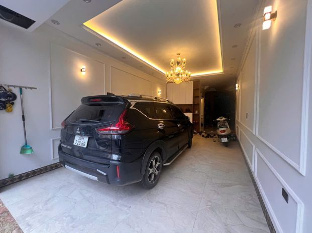 Bán nhà đẹp ô tô đỗ cổng vào nhà full nội thất ngọc thuỵ 7148500