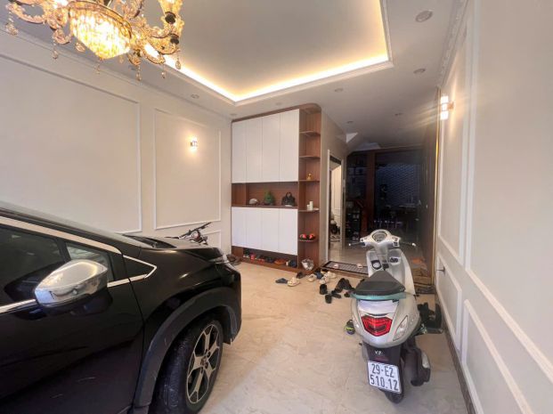 Bán nhà đẹp ô tô đỗ cổng vào nhà full nội thất ngọc thuỵ 7148501