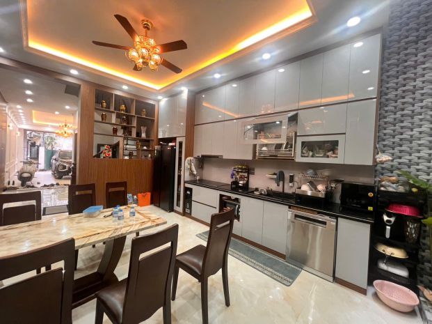 Bán nhà đẹp ô tô đỗ cổng vào nhà full nội thất ngọc thuỵ 7148502