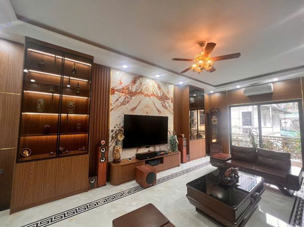 Bán nhà đẹp ô tô đỗ cổng vào nhà full nội thất ngọc thuỵ 7148504