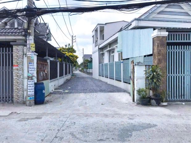 Cân ban 124m2 đât thô cư hem xe tai gân bv nhi đông 7152250