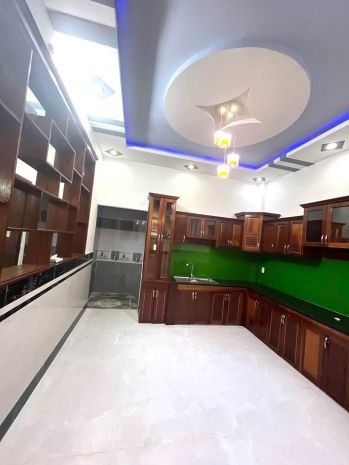 Bán nhà 4 tầng hẻm xe hơi  60m² nở hậu  gần chợ hiệp 7152779